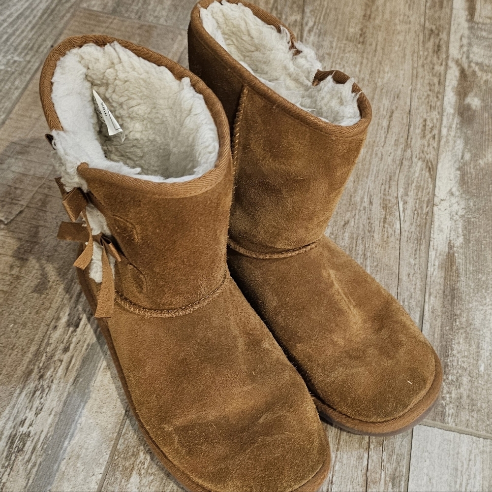 Kookaburra by Ugg boots Size 5